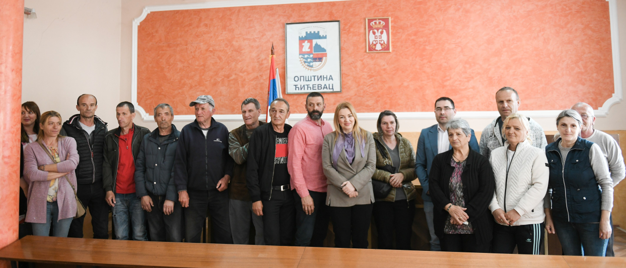 Подршка за 49 породица избеглица и интерно расељених лица у Ћићевцу – уручени пакети хране