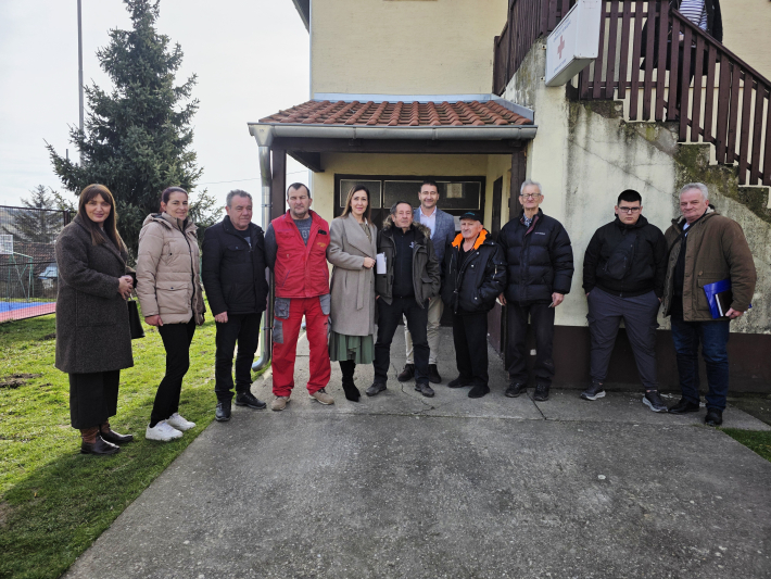 У Иригу уручени пакети хране за 11 породица избеглица и интерно раељених лица