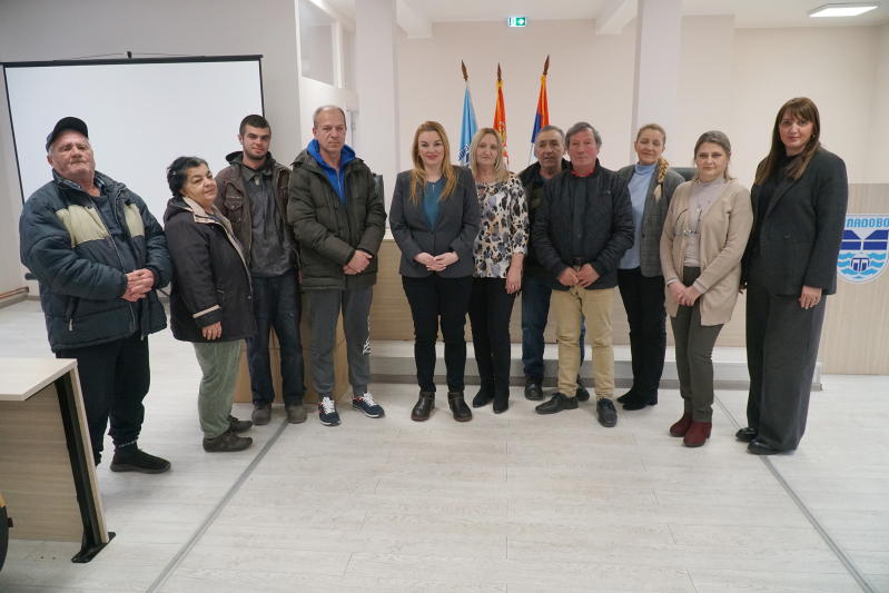 Подршка за 26 породица избеглица и интерно расељених лица у Кладову