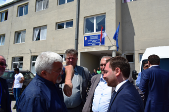 Komesar Cucić i šef sekcije Delegacije EU Nikolas Bizel posetili Tutin i Sjenicu