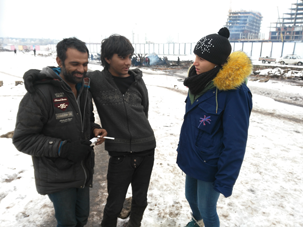 Zaposleni Komesarijata za izbeglice i migracije upućuju migrante iz baraka i parkova u centre za azil