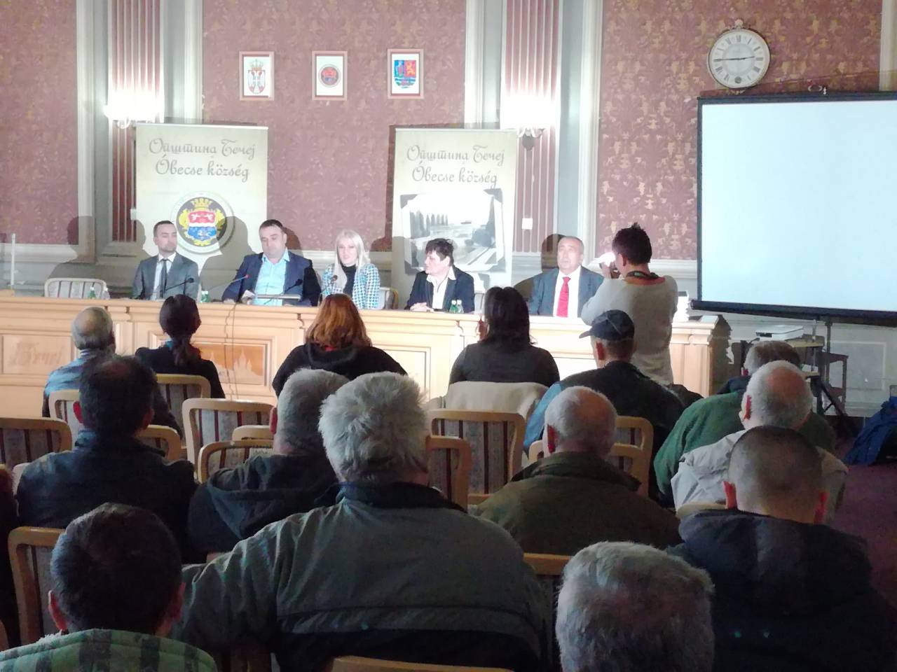 Forty three agreements signed today under SRB 5 in the Municipality of Becej