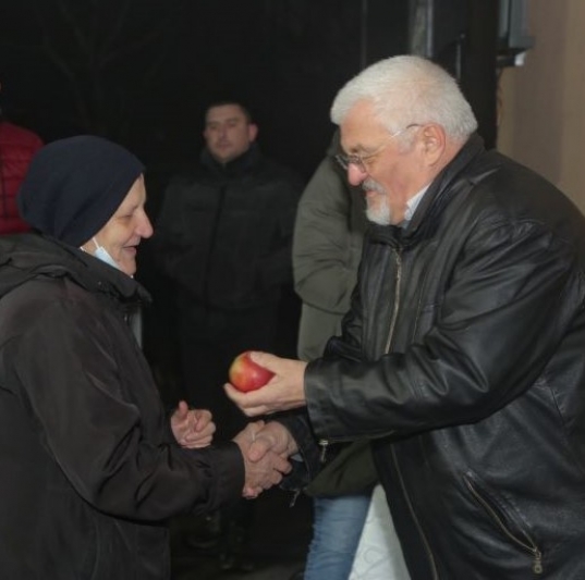 У  Смедеревској Паланци свечано уручени кључеви од 15 станова избегличким породицама