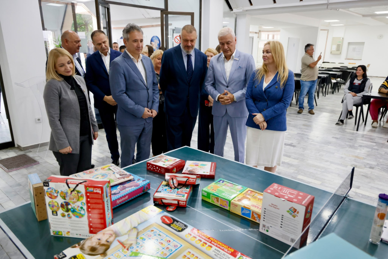 Солидарност на делу: Донација спортске опреме и реквизита за кориснике Центра за азил у Врању