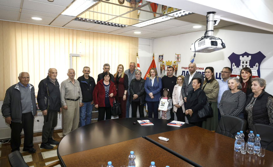 Подршка за 85 породица избеглица и интерно расељених лица у Лазаревцу – кроз доделу стамбених решења, пакета хране и огрева