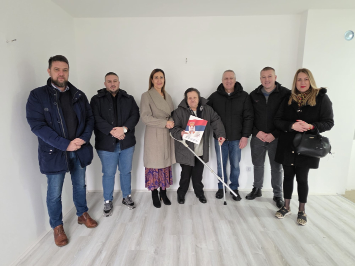 Комесаријат наставља подршку: још једна избегличка породица добила свој дом