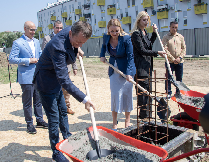Položen kamen temeljac za 133 izbegličke porodice na Novom Beogradu